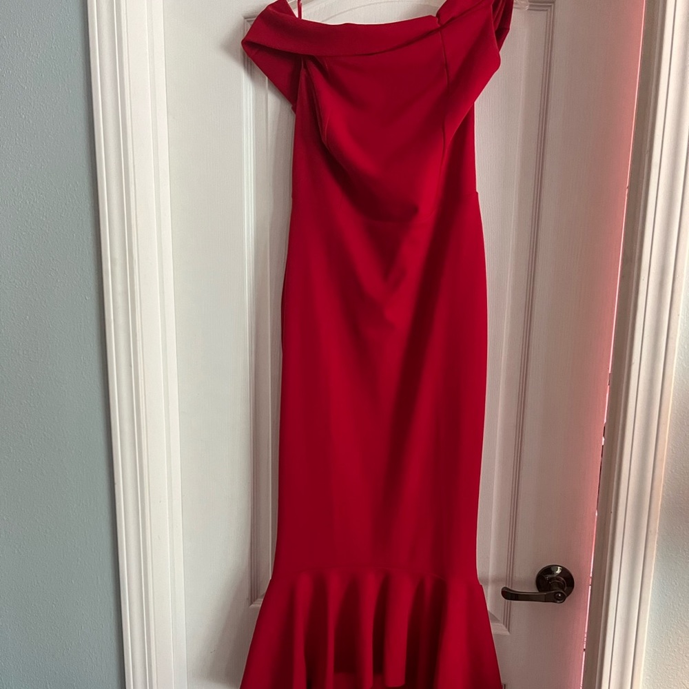 Red high/low midi dress. Beautiful and form fitting. Worn to wedding.